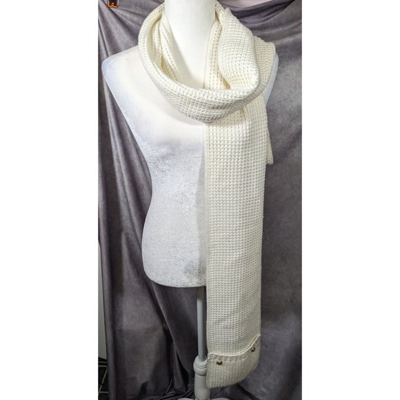 Michael Kors Cream Knit Rectangle Scarf With Pockets - Picture 7 of 8